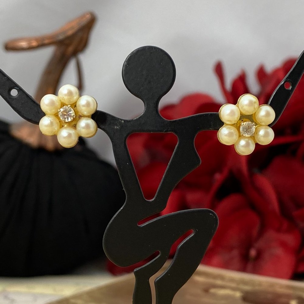 Vintage Faux Pearl & Rhinestone Flower Earrings - Picture 4 of 5